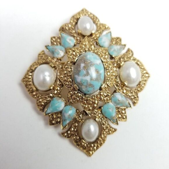 Vintage Sarah Coventry Large Pendant Brooch, Gold Tone Blue Cabochon Faux Pearl - Picture 6 of 7
